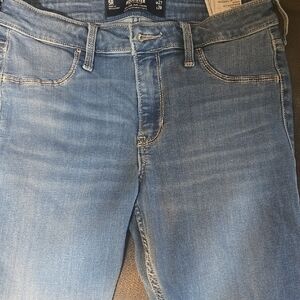 Hollister Blue Jeggings with Soft Denim and Natural Fading